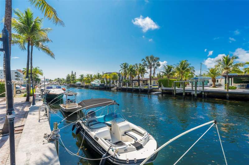 2 bedroom Condominium at 2350 NE 135th St 1510, Vecino Del Mar Condo, North Miami — photo 2