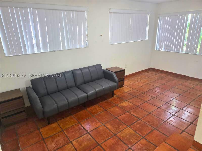 3 bedroom SingleFamilyResidence at 2724 SW 36th Ave, Coral Pl Rev, Miami — photo 3