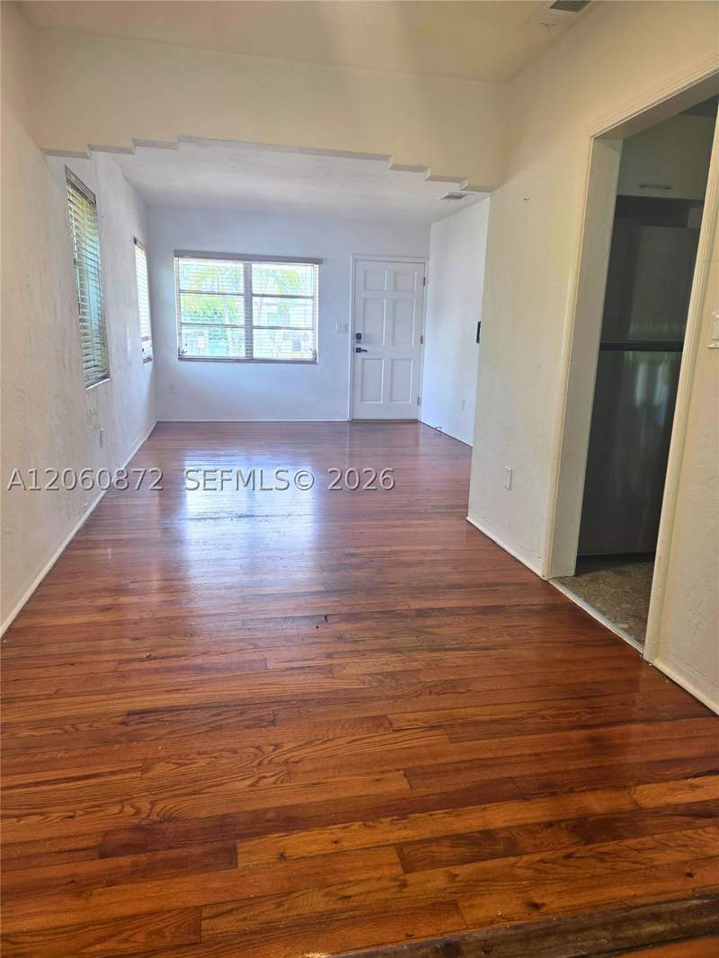 3 bedroom SingleFamilyResidence at 2724 SW 36th Ave, Coral Pl Rev, Miami — photo 4