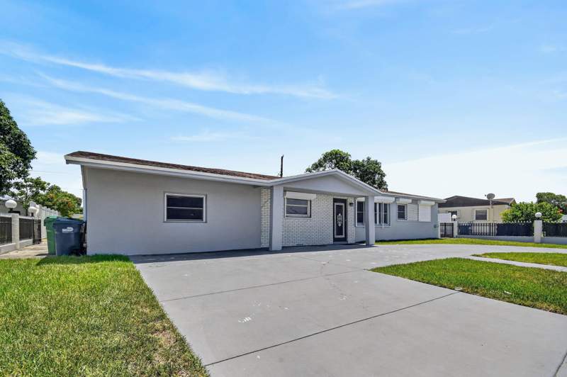 4 bedroom SingleFamilyResidence at 3110 NW 211th Street, Riverdale Estates Sec 3, Miami Gardens — photo 2