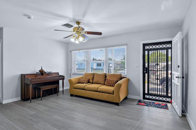 4 bedroom SingleFamilyResidence at 3110 NW 211th Street, Riverdale Estates Sec 3, Miami Gardens — photo 4