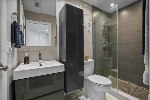 4910 NW 102nd Ave 203-8, Doral FL - photo 10 of 32