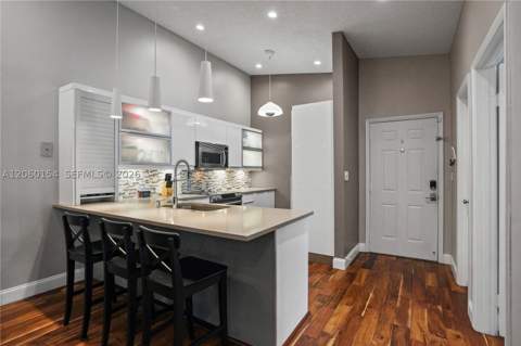 4910 NW 102nd Ave 203-8, Doral FL - photo 12 of 32