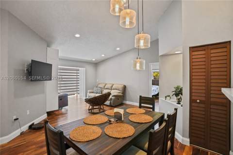 4910 NW 102nd Ave 203-8, Doral FL - photo 15 of 32