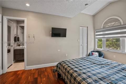 4910 NW 102nd Ave 203-8, Doral FL - photo 18 of 32