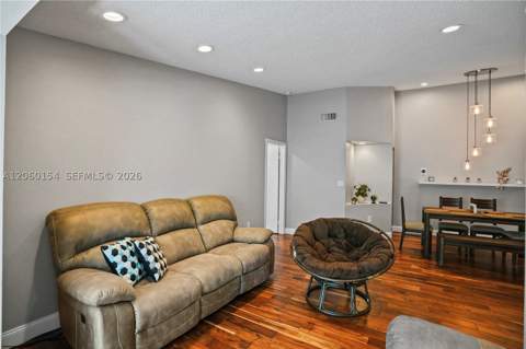4910 NW 102nd Ave 203-8, Doral FL - photo 23 of 32