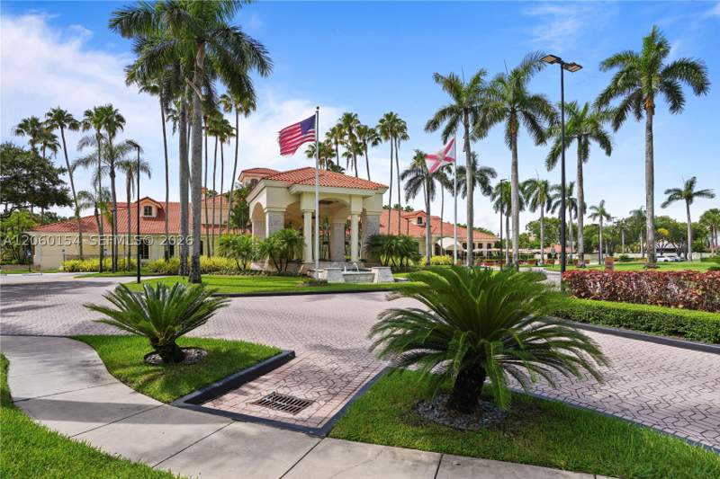 2 bedroom Condominium at 4910 NW 102nd Ave 203-8, Doral Pk Country Cl Villa, Doral — photo 3