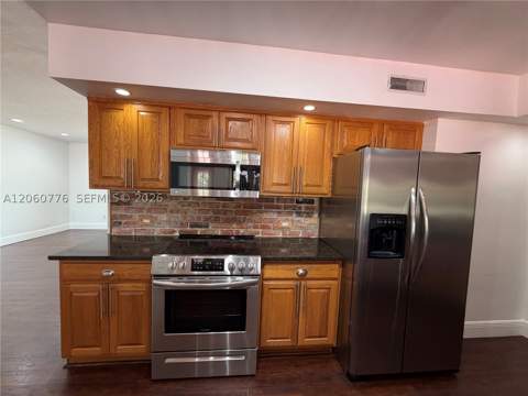 6305 Marlin Dr, Coral Gables FL - photo 7 of 26