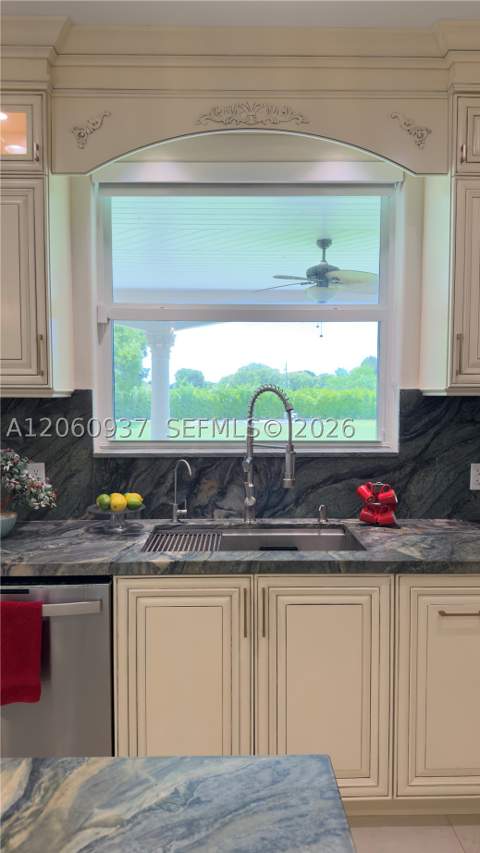 27803 SW 172nd Pl, Homestead FL - photo 7 of 47