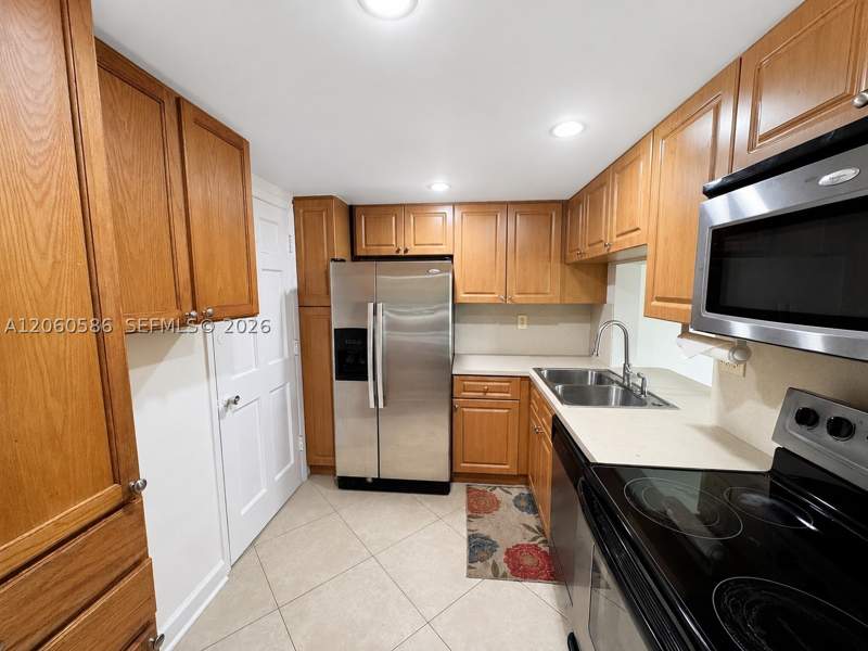 2 bedroom Condominium at 9651 SW 77th Ave 206E, Woodside In Kendall Condo, Miami — photo 3