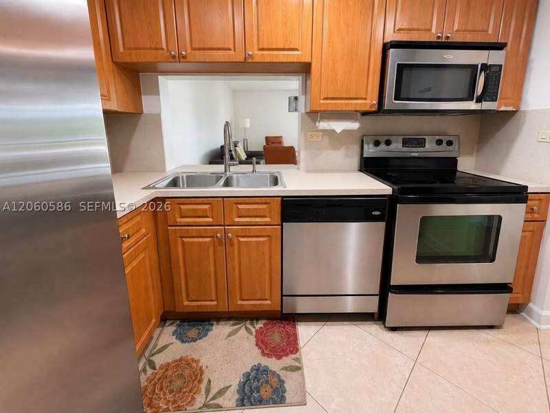 2 bedroom Condominium at 9651 SW 77th Ave 206E, Woodside In Kendall Condo, Miami — photo 4