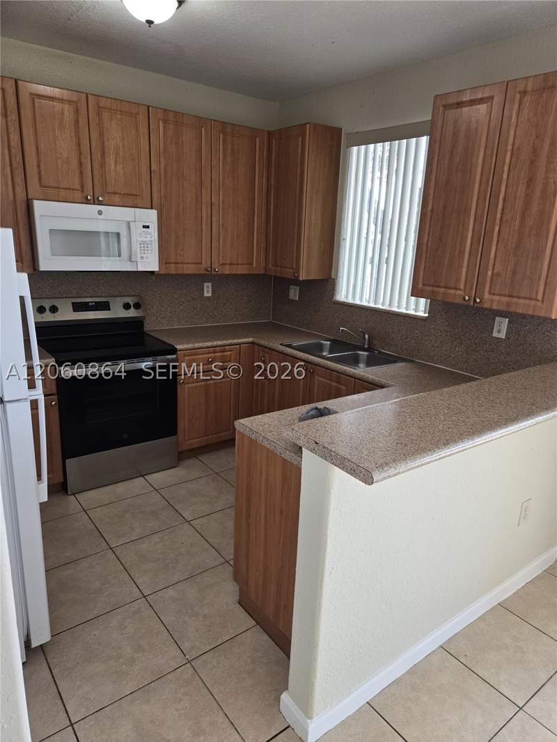 3 bedroom Townhouse at 1442 SE 24th Ct 358, Shoma Townhomes At Keysco, Homestead — photo 5
