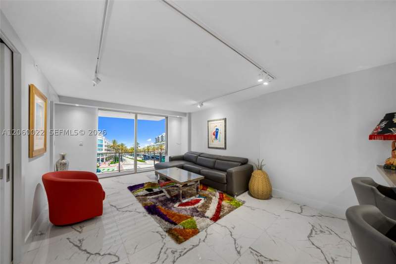 1 bedroom Condominium at 465 Ocean Dr 303, Royal Atlantic Condo, Miami Beach — photo 3