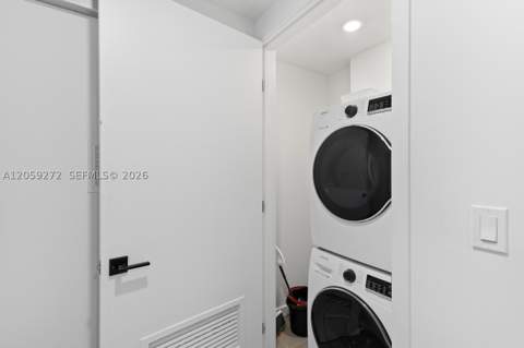 227 NE 2nd St 2202, Miami FL - photo 13 of 24