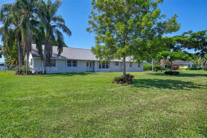 3 bedroom SingleFamilyResidence at 1728 NW 20th St, Westbury Estates, Homestead — photo 4