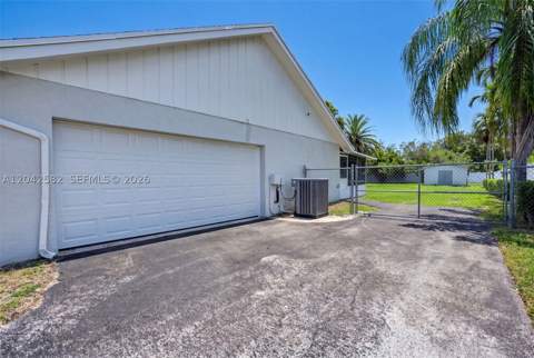 1728 NW 20th St, Homestead FL - photo 6 of 86