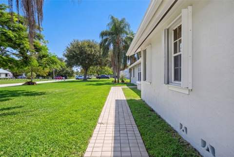 1728 NW 20th St, Homestead FL - photo 7 of 86