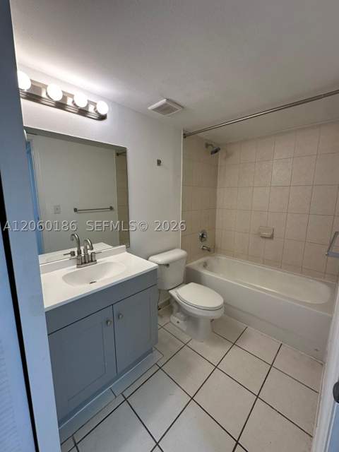 17602 NW 25th Ave 304, Miami Gardens FL - photo 11 of 12