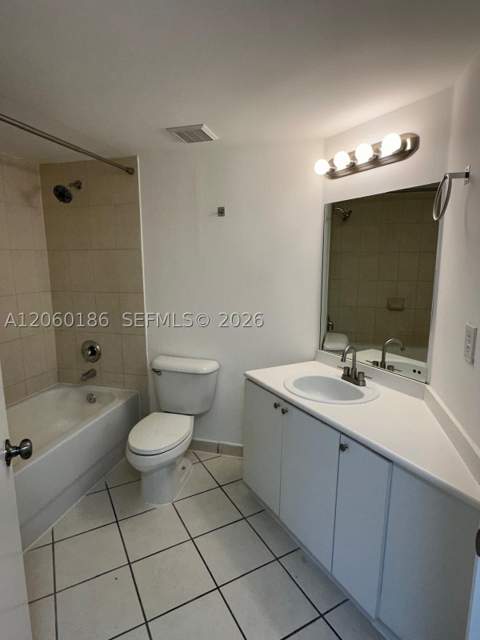 17602 NW 25th Ave 304, Miami Gardens FL - photo 7 of 12
