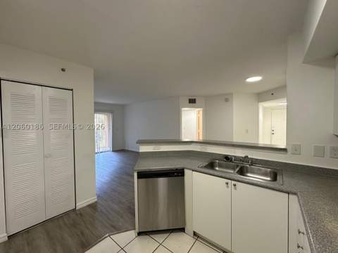17602 NW 25th Ave 304, Miami Gardens FL - photo 8 of 12