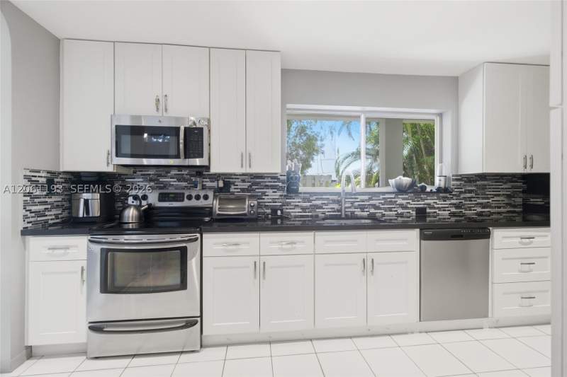 3 bedroom SingleFamilyResidence at 21221 NE 3rd Ct, San Simeon Homes, Miami — photo 5