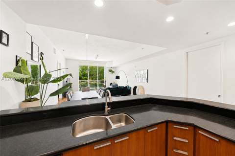 15051 Royal Oaks Ln 102, North Miami FL - photo 11 of 42