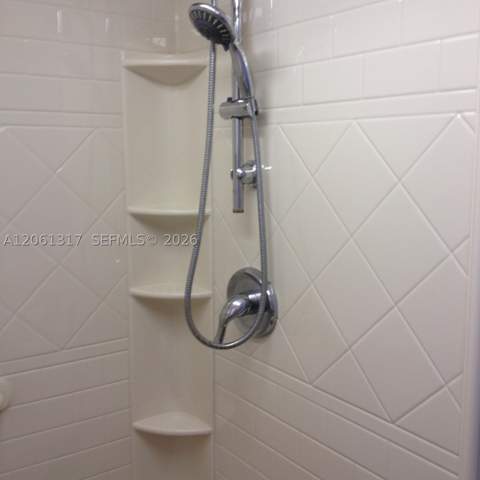 1801 S Treasure Dr 115, North Bay Village FL - photo 15 of 30