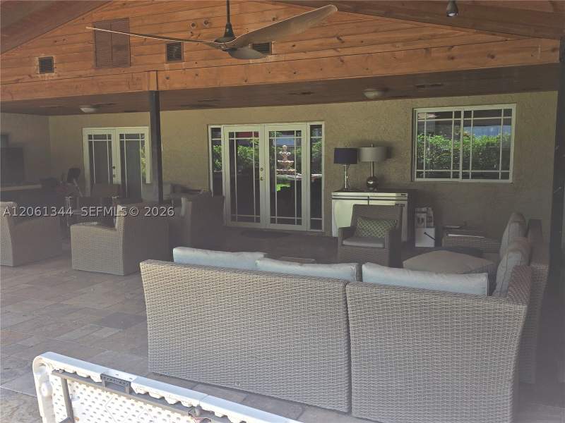 4 bedroom SingleFamilyResidence at 15331 Durnford Dr, Miami Lakes Eagle Nest SE, Miami Lakes — photo 2