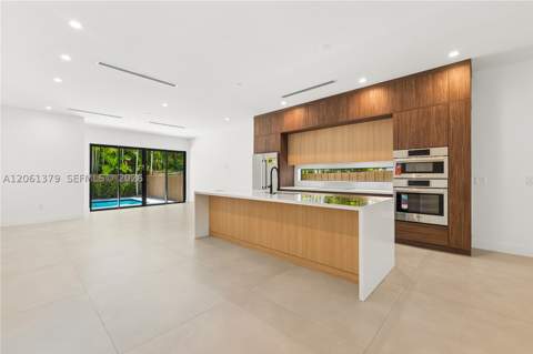 3352 SW 28th Ter, Miami FL - photo 8 of 41