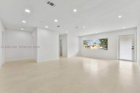 16100 NW 28th Ct, Miami Gardens FL - photo 13 of 47