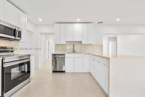 16100 NW 28th Ct, Miami Gardens FL - photo 17 of 47