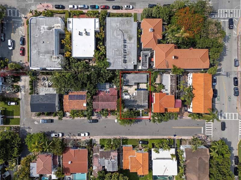 5 bedroom SingleFamilyResidence at 821 Espanola Way, Espanola Villas 1st Addn, Miami Beach — photo 5
