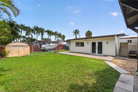 1271 W 78th St, Hialeah FL - photo 6 of 30