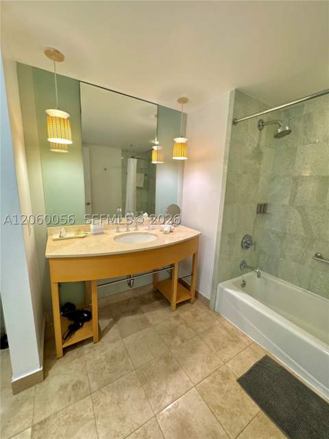 18683 Collins Ave 2006, Sunny Isles Beach FL - photo 10 of 27