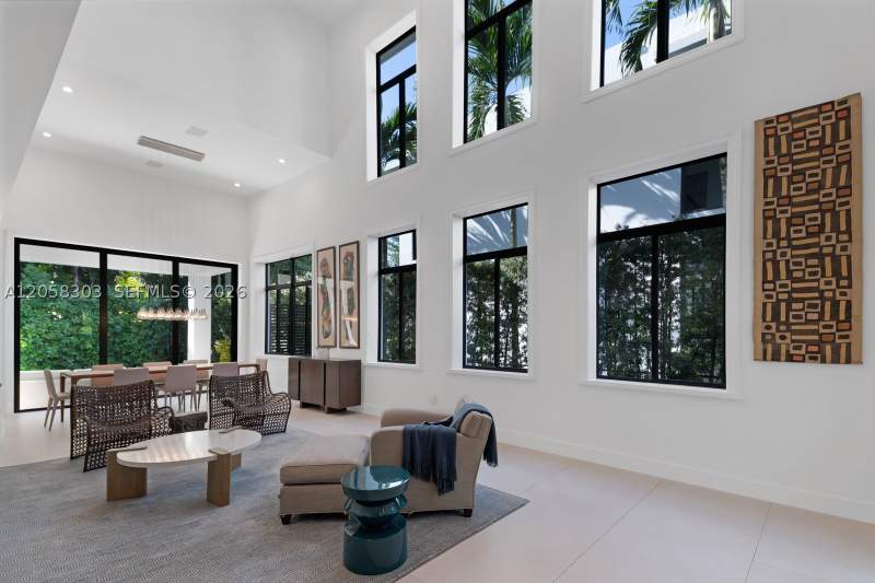 4 bedroom SingleFamilyResidence at 3630 Avocado Ave, Coco Gve Pk 2 Amd, Miami — photo 4