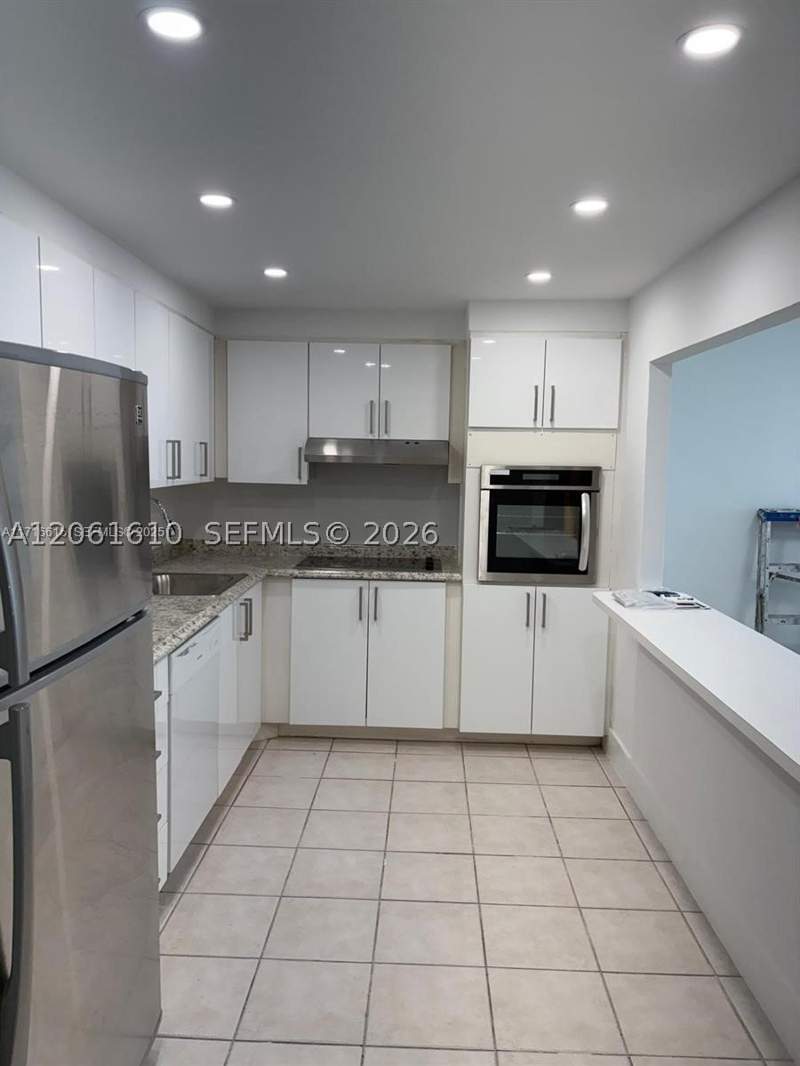 2 bedroom Condominium at 19390 Collins Ave 308, Oceanview Building A Cond, Sunny Isles Beach — photo 5