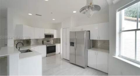 11022 NW 48th Ln, Doral FL - photo 12 of 39