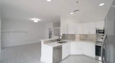 11022 NW 48th Ln, Doral FL - photo 13 of 39