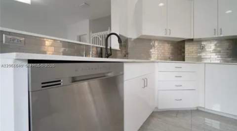 11022 NW 48th Ln, Doral FL - photo 15 of 39
