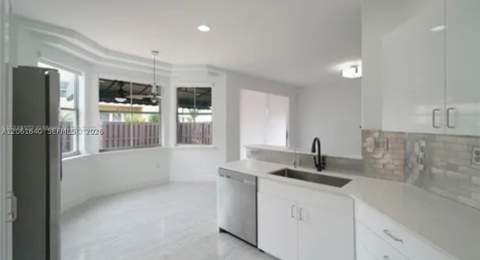 11022 NW 48th Ln, Doral FL - photo 18 of 39