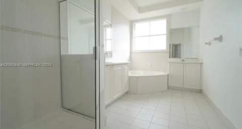 11022 NW 48th Ln, Doral FL - photo 24 of 39