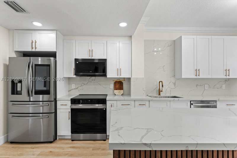 3 bedroom Condominium at 8424 NW 141st Ln 4307, Villa Vizcaya Condo, Miami Lakes — photo 1
