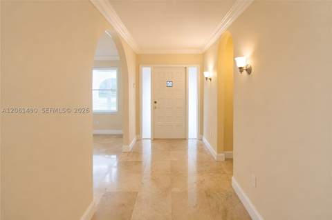 8601 SW 174th St, Palmetto Bay FL - photo 10 of 40