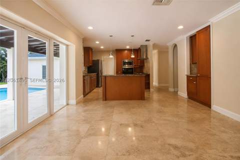 8601 SW 174th St, Palmetto Bay FL - photo 14 of 40