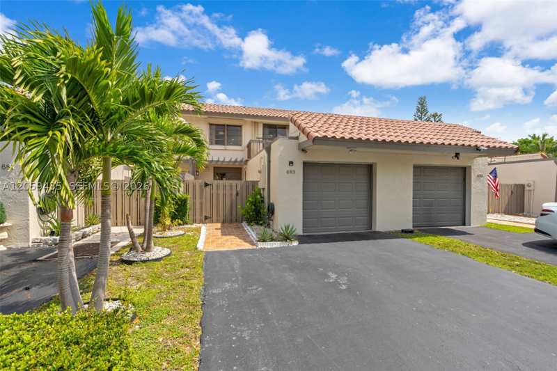 3 bedroom SingleFamilyResidence at 683 NE 206th Ter, Townhouses Of The Calif C, Miami — photo 1