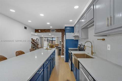 683 NE 206th Ter, Miami FL - photo 15 of 46