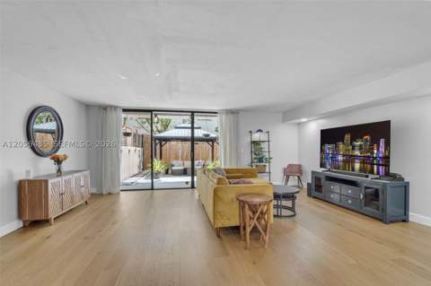 683 NE 206th Ter, Miami FL - photo 6 of 46