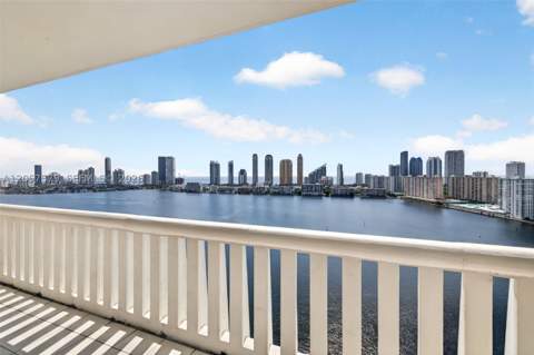 3000 Island Blvd 2506, Aventura FL - photo 9 of 62