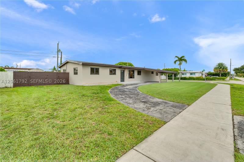 5 bedroom SingleFamilyResidence at 2000 SW 84th Ave, Westchester Part 2, Miami — photo 2