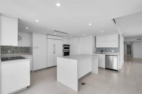 881 Ocean Dr 7H, Key Biscayne FL - photo 9 of 54